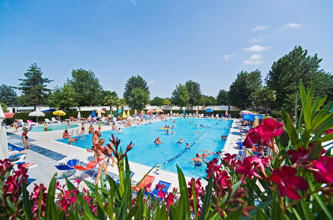 Happy Camp Mobile Homes In Butterfly Camping Village Peschiera del Garda Buitenkant foto