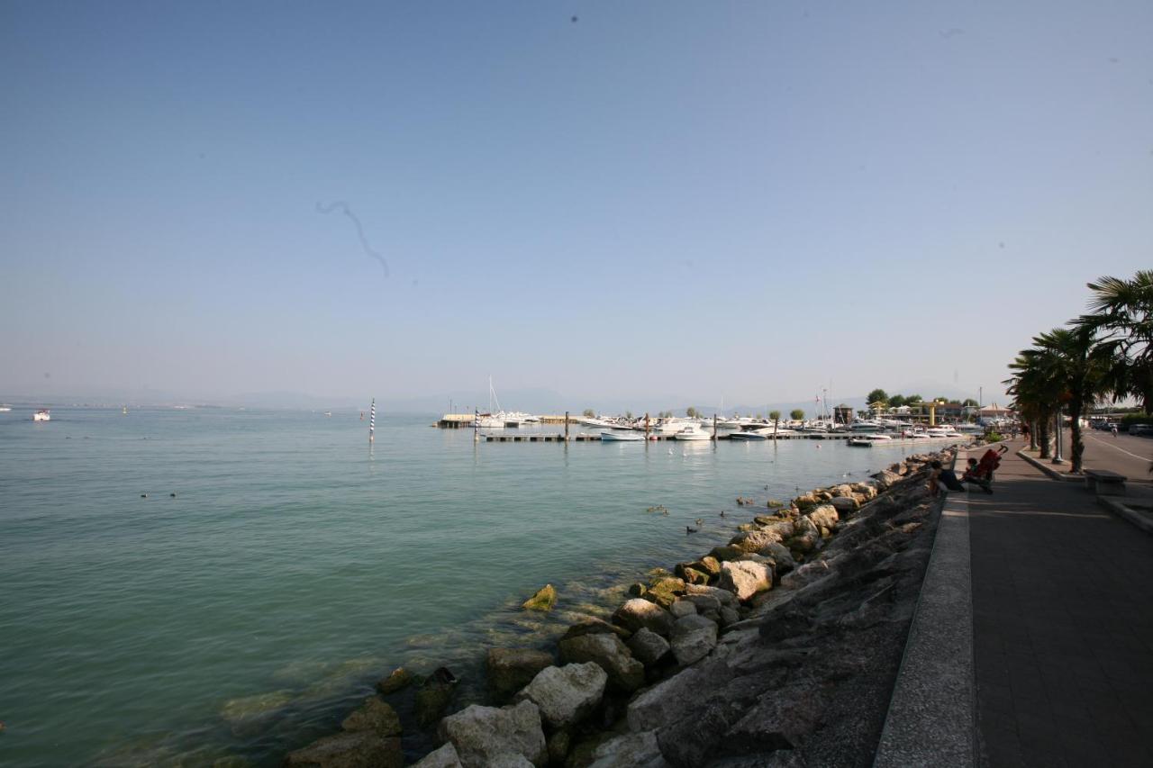 Happy Camp Mobile Homes In Butterfly Camping Village Peschiera del Garda Buitenkant foto