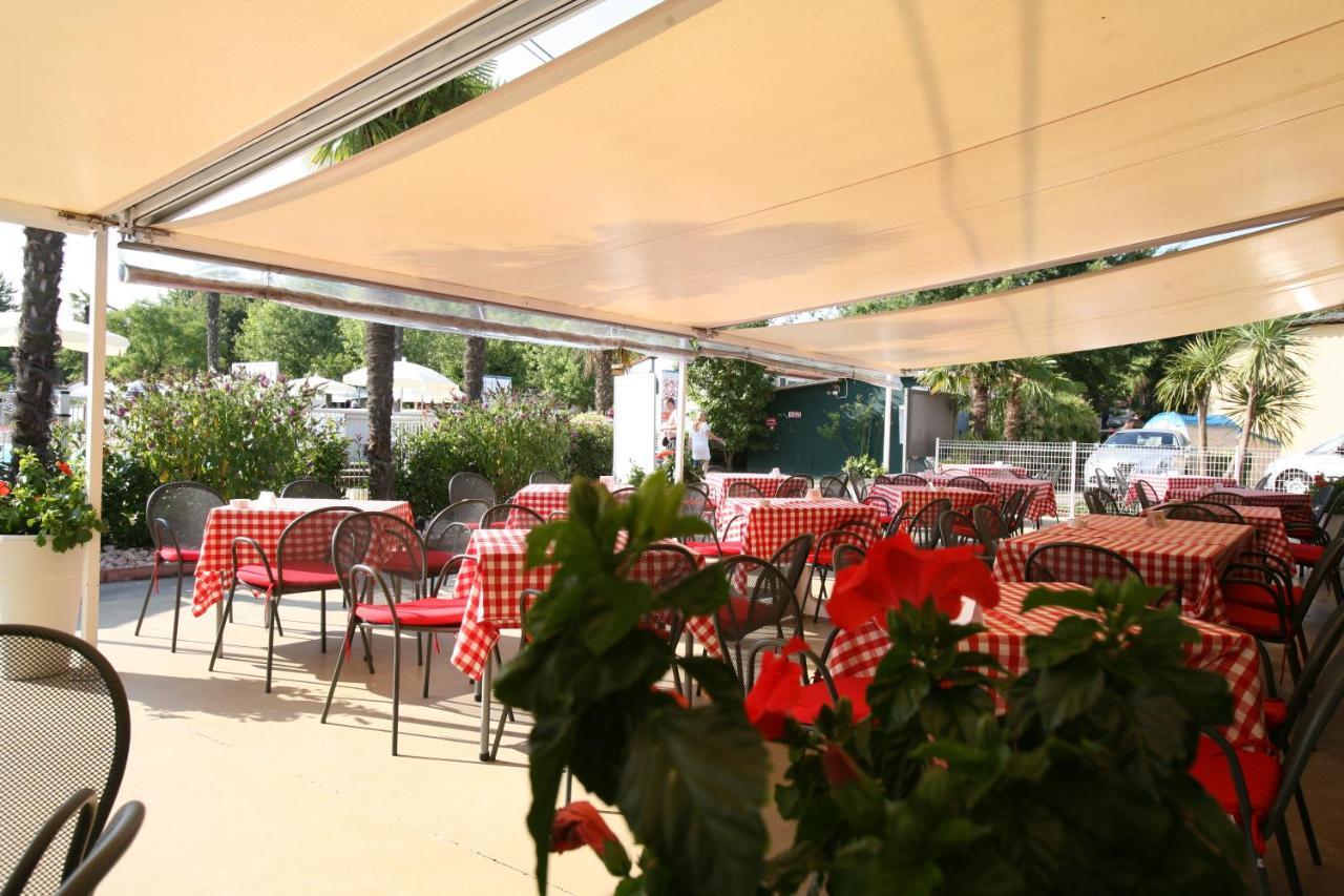 Happy Camp Mobile Homes In Butterfly Camping Village Peschiera del Garda Buitenkant foto